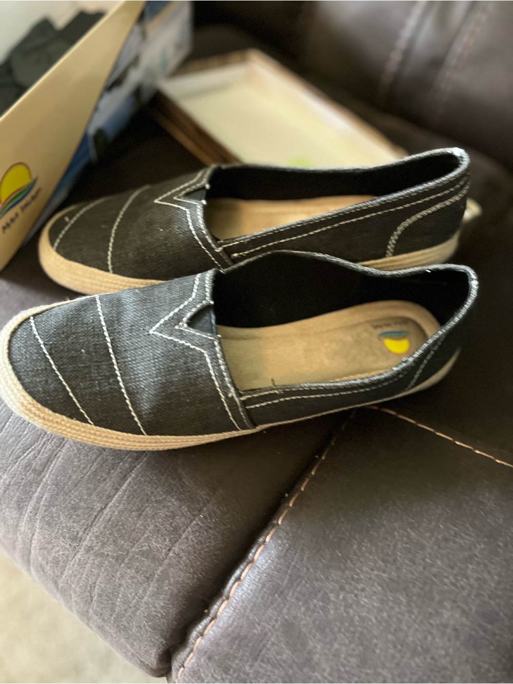 Women's Casual Slip-On Flats in Black Canvas